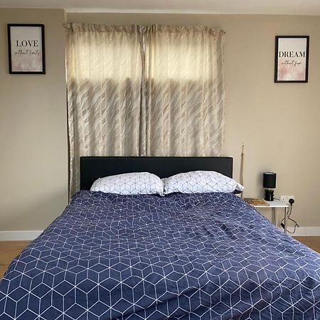 A Spacious Double Bed Studio Stoke-on-Trent Exterior foto